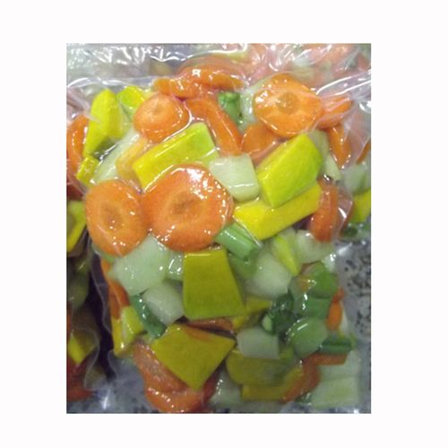 Salada Mix Recanto Lua Processada 500g Salada Mix Recanto Lua Processada 500g